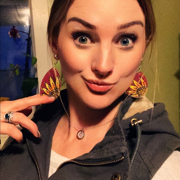 Meet your Posher, Erin - Picture 1 of 1